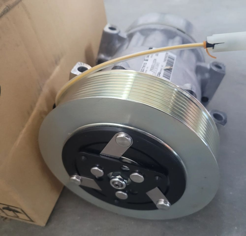 POMPA KLIMATYZACJI RENAULT RANGE T GAMA ORYGINAŁ NOWA CHWALIM116 7482492298 - Sistema de refrigeración para Camión: foto 4 POMPA KLIMATYZACJI RENAULT RANGE T GAMA ORYGINAŁ NOWA CHWALIM116 7482492298 - Sistema de refrigeración para Camión: foto 4