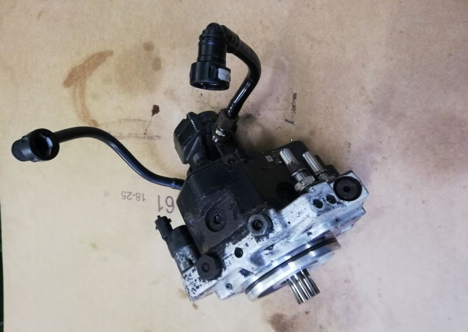 POMPA WTRYSKOWA PALIWA MAN TGX tgs 51.11103-7792 - Bomba de combustible para Camión: foto 1 POMPA WTRYSKOWA PALIWA MAN TGX tgs 51.11103-7792 - Bomba de combustible para Camión: foto 1