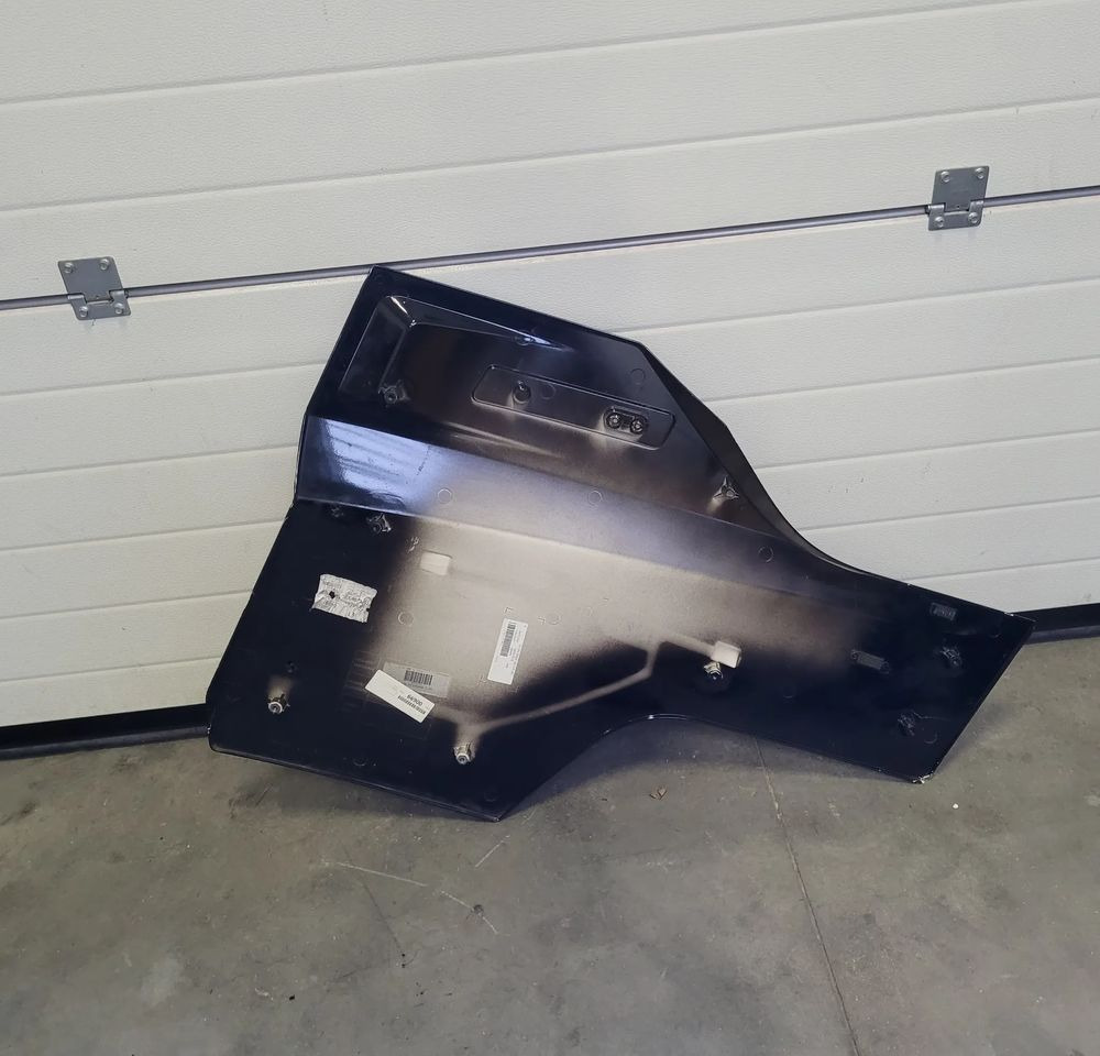 PRZEDŁUŻENIE DRZWI MASKOWNICA RENAULT GAMA T RAGNE T OM 50124313 - Puerta y piezas para Camión: foto 3 PRZEDŁUŻENIE DRZWI MASKOWNICA RENAULT GAMA T RAGNE T OM 50124313 - Puerta y piezas para Camión: foto 3