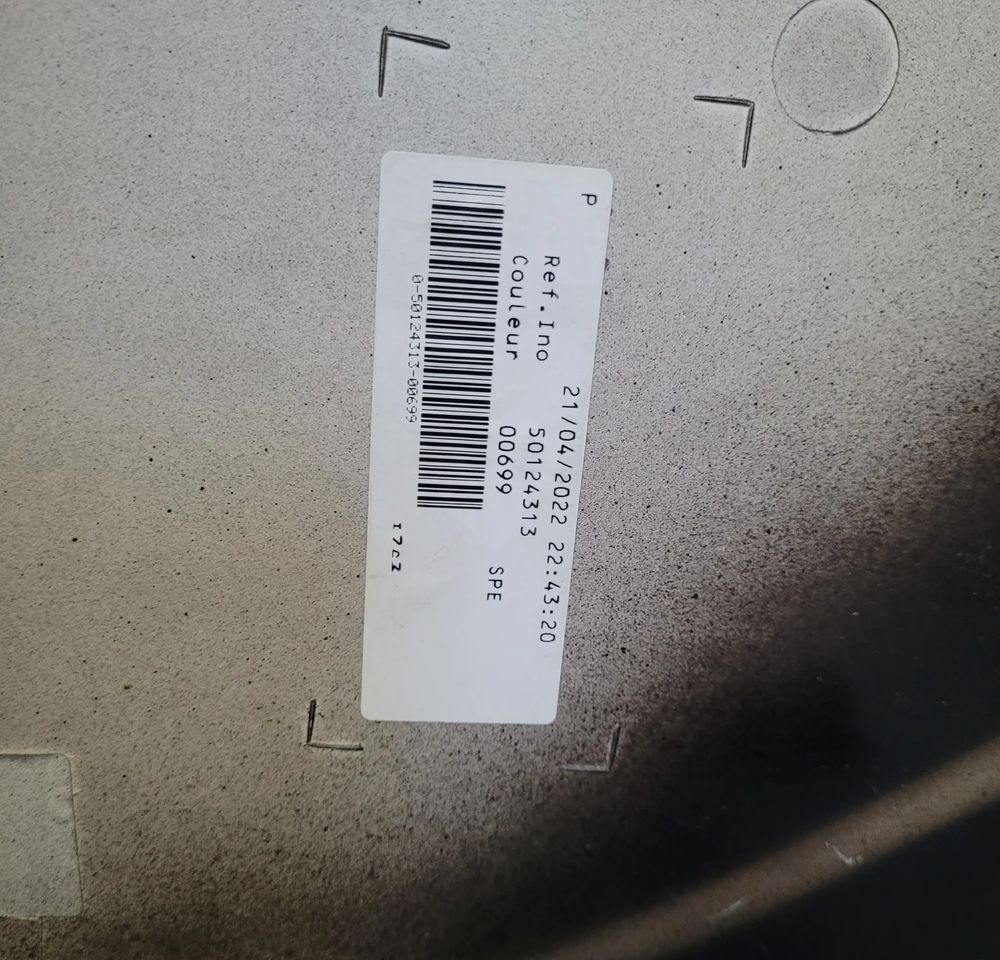 PRZEDŁUŻENIE DRZWI MASKOWNICA RENAULT GAMA T RAGNE T OM 50124313 - Puerta y piezas para Camión: foto 2 PRZEDŁUŻENIE DRZWI MASKOWNICA RENAULT GAMA T RAGNE T OM 50124313 - Puerta y piezas para Camión: foto 2