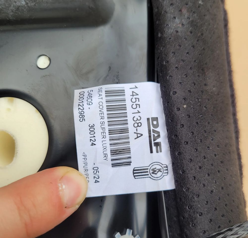 SIEDZISKO FOTELA DAF XF XG ORYGINAŁ CHWALIM116 - Asiento para Camión: foto 3 SIEDZISKO FOTELA DAF XF XG ORYGINAŁ CHWALIM116 - Asiento para Camión: foto 3
