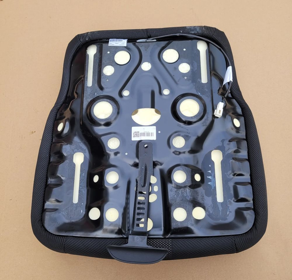 SIEDZISKO FOTELA DAF XF XG ORYGINAŁ CHWALIM116 - Asiento para Camión: foto 2 SIEDZISKO FOTELA DAF XF XG ORYGINAŁ CHWALIM116 - Asiento para Camión: foto 2