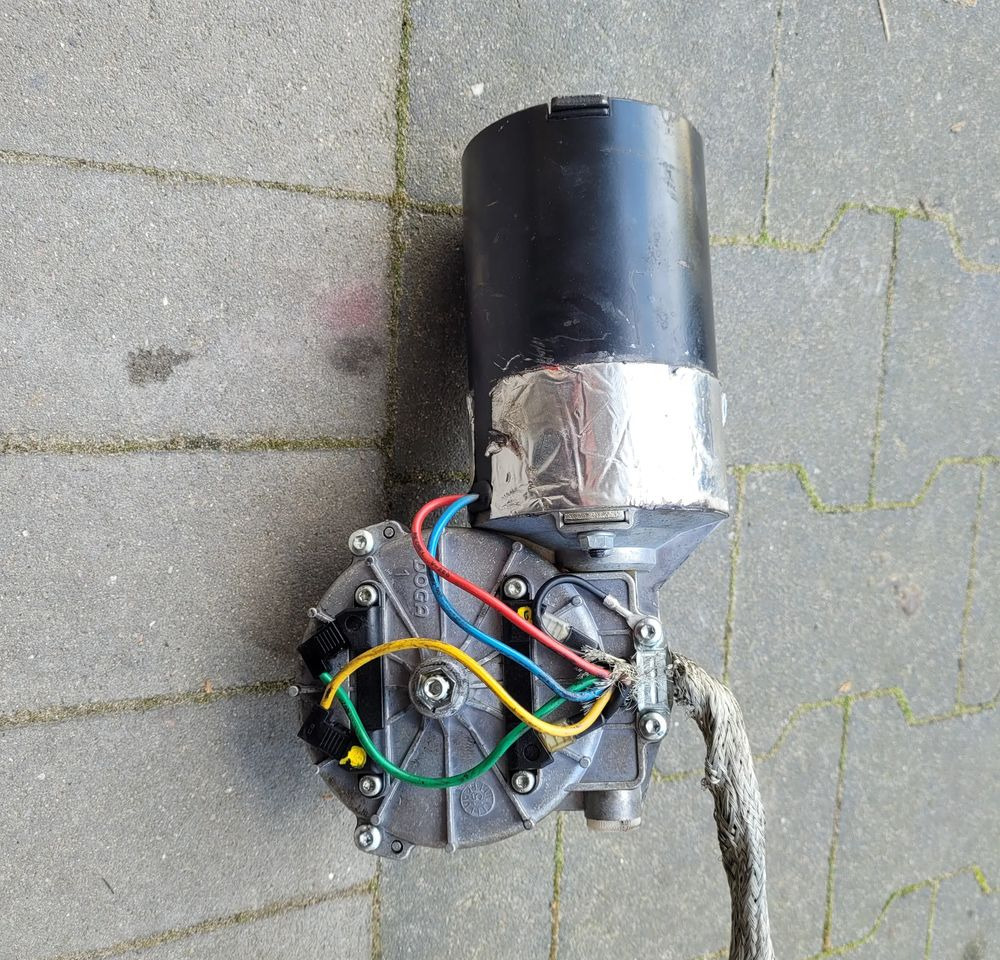 SILNICZEK WYCIERACZEK AUTOBUS DOGA CHWALIM116 - Limpiaparabrisas para Camión: foto 1 SILNICZEK WYCIERACZEK AUTOBUS DOGA CHWALIM116 - Limpiaparabrisas para Camión: foto 1