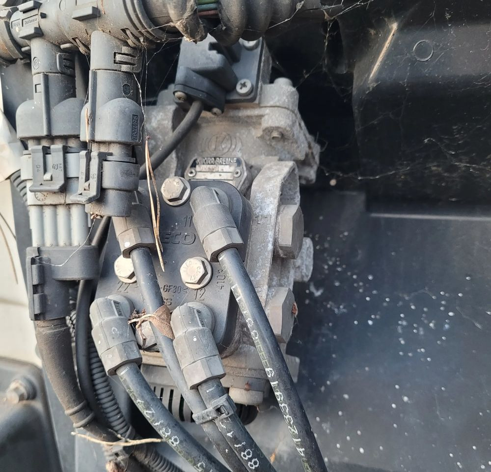 ZAWÓR HAMULCA IVECO KNORR DX60B ORYGINAŁ CHWALIM116 - Válvula de freno para Camión: foto 1 ZAWÓR HAMULCA IVECO KNORR DX60B ORYGINAŁ CHWALIM116 - Válvula de freno para Camión: foto 1