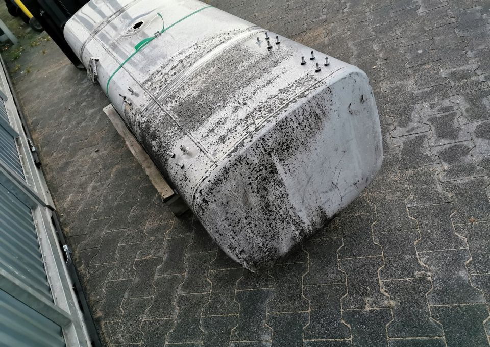 ZBIORNIK PALIWA DAF XF CF E6 690L 1945569 - Depósito de combustible para Camión: foto 5 ZBIORNIK PALIWA DAF XF CF E6 690L 1945569 - Depósito de combustible para Camión: foto 5