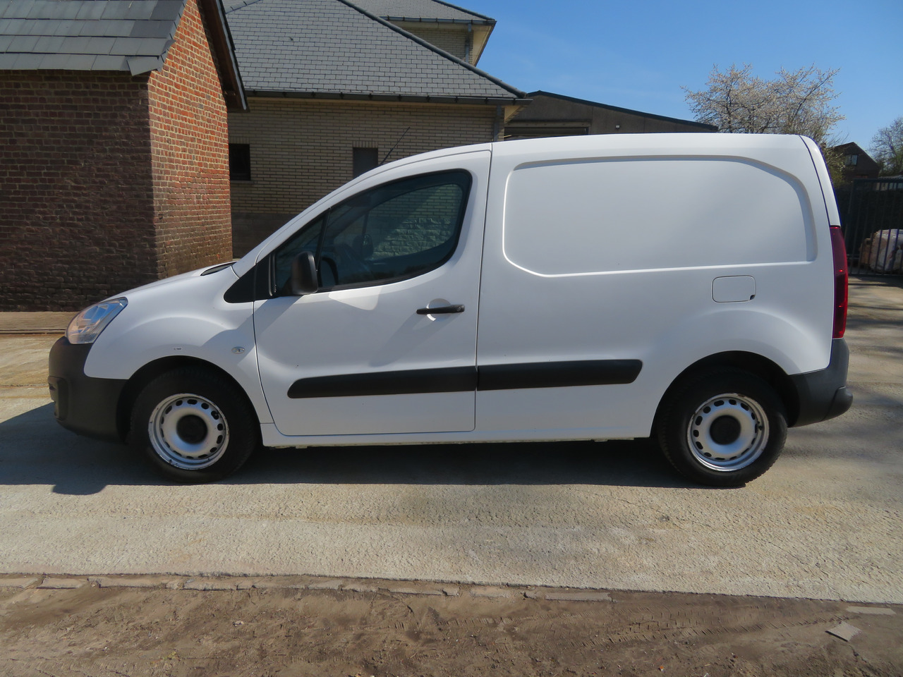 CITROËN Berlingo 1.6 BlueHDi CLUB - Furgoneta pequeña: foto 4 CITROËN Berlingo 1.6 BlueHDi CLUB - Furgoneta pequeña: foto 4