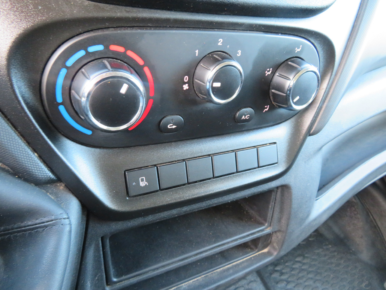 Furgoneta basculante, Furgoneta combi Iveco Daily 35C16 3.0: foto 13 Furgoneta basculante, Furgoneta combi Iveco Daily 35C16 3.0: foto 13