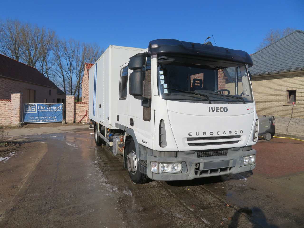Iveco Eurocargo ML90E18 - Camión caja cerrada: foto 1 Iveco Eurocargo ML90E18 - Camión caja cerrada: foto 1