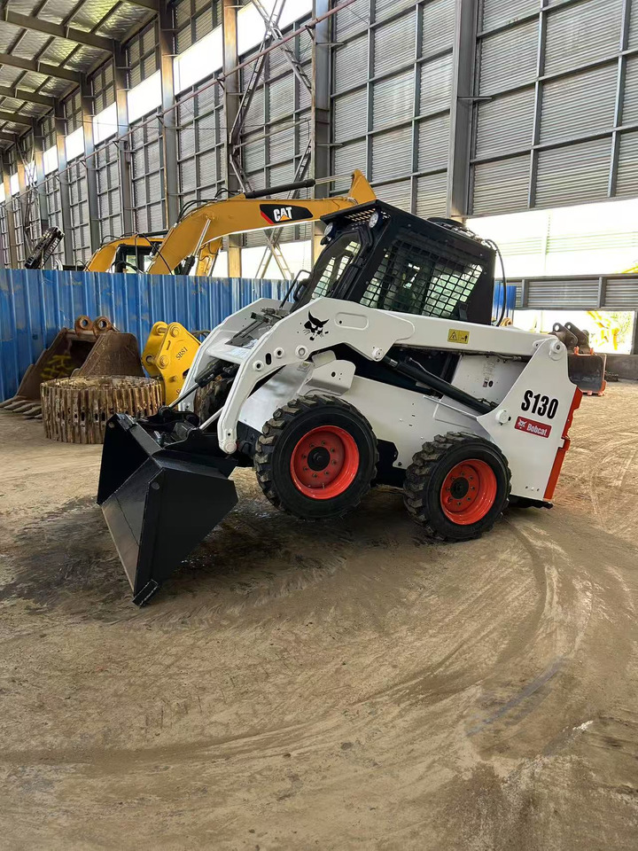 Leasing de BOBCAT Skid Steer Loader S130 BOBCAT Skid Steer Loader S130: foto 6