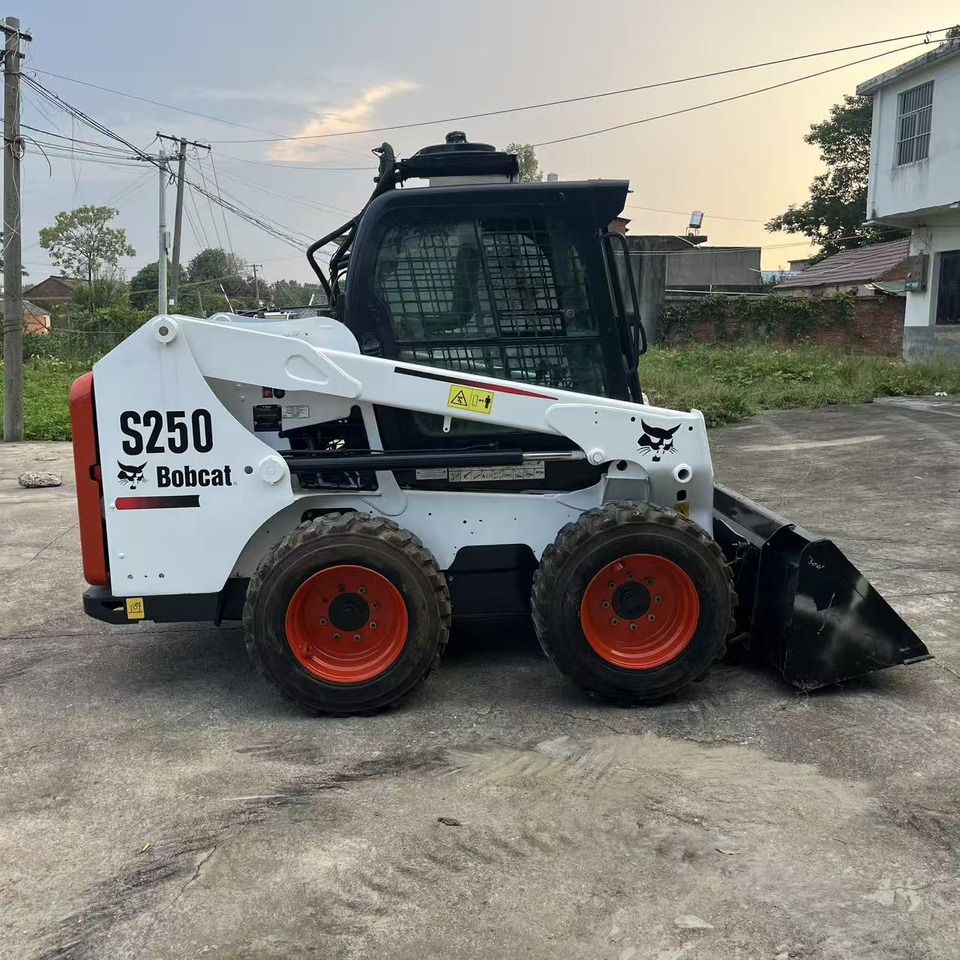 BOBCAT Skid Steer Loader S250 New Condition Hours True - Minicargadora: foto 2 BOBCAT Skid Steer Loader S250 New Condition Hours True - Minicargadora: foto 2