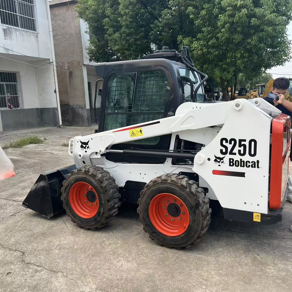 BOBCAT Skid Steer Loader S250 New Condition Hours True - Minicargadora: foto 4 BOBCAT Skid Steer Loader S250 New Condition Hours True - Minicargadora: foto 4