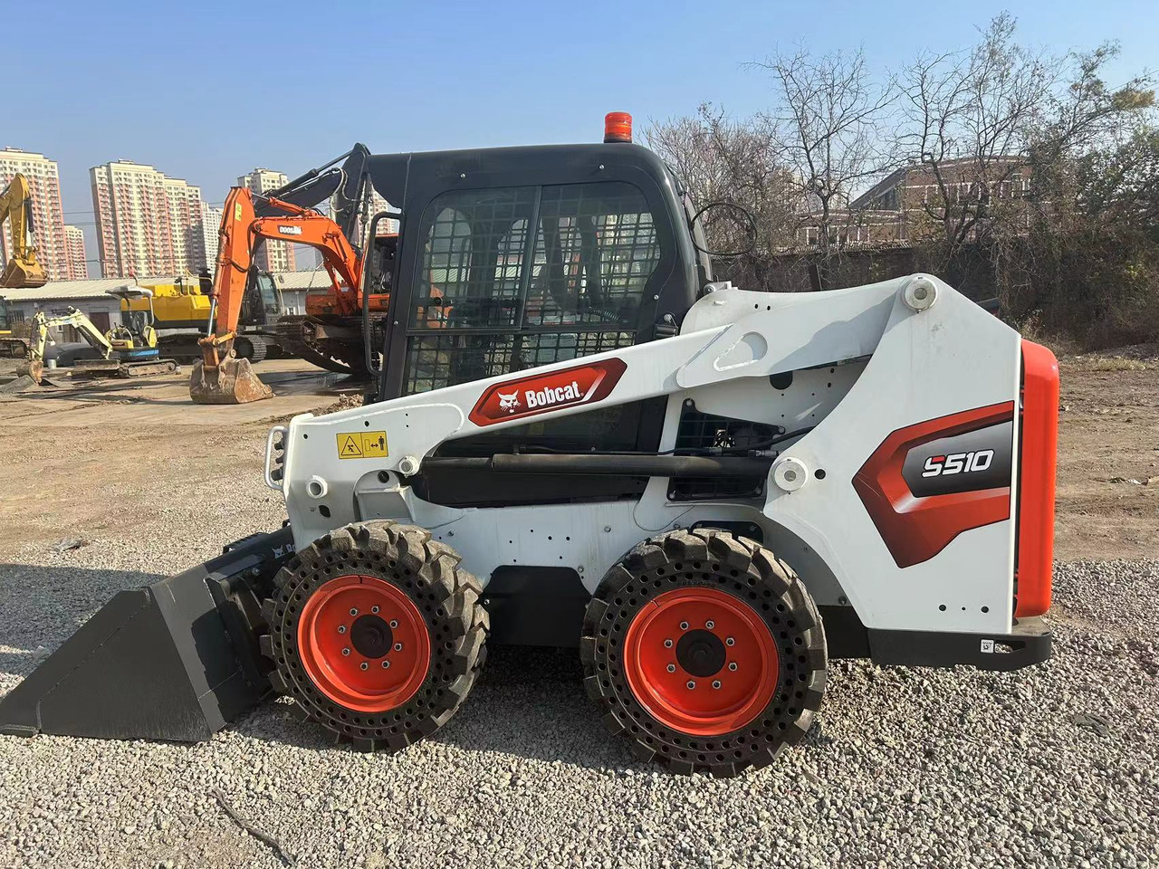 BOBCAT Skid Steer Loader S510 - Minicargadora: foto 2 BOBCAT Skid Steer Loader S510 - Minicargadora: foto 2