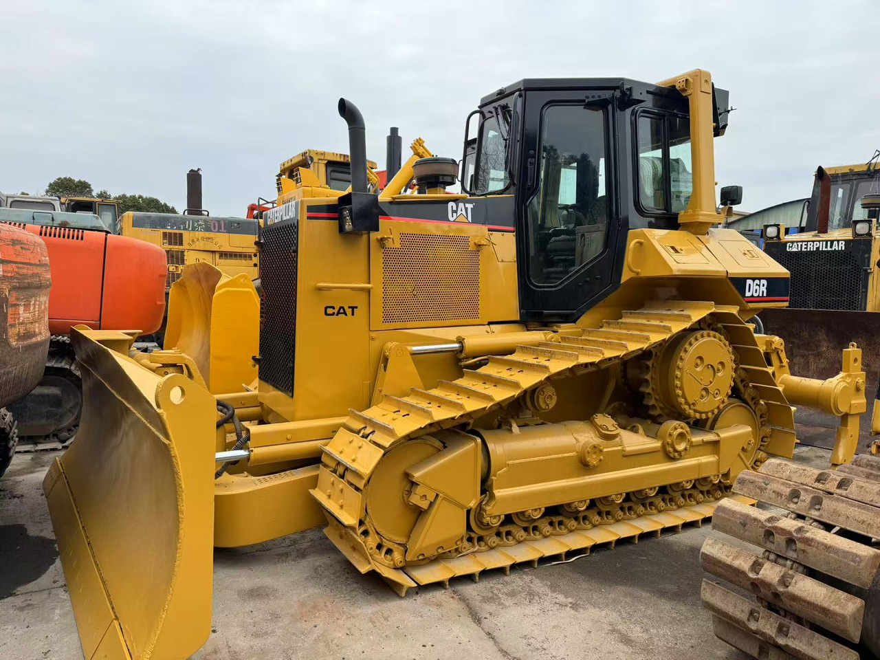 CATERPILLAR Bulldozer D6R Good Condition Click Here for Discount - Bulldozer: foto 1 CATERPILLAR Bulldozer D6R Good Condition Click Here for Discount - Bulldozer: foto 1