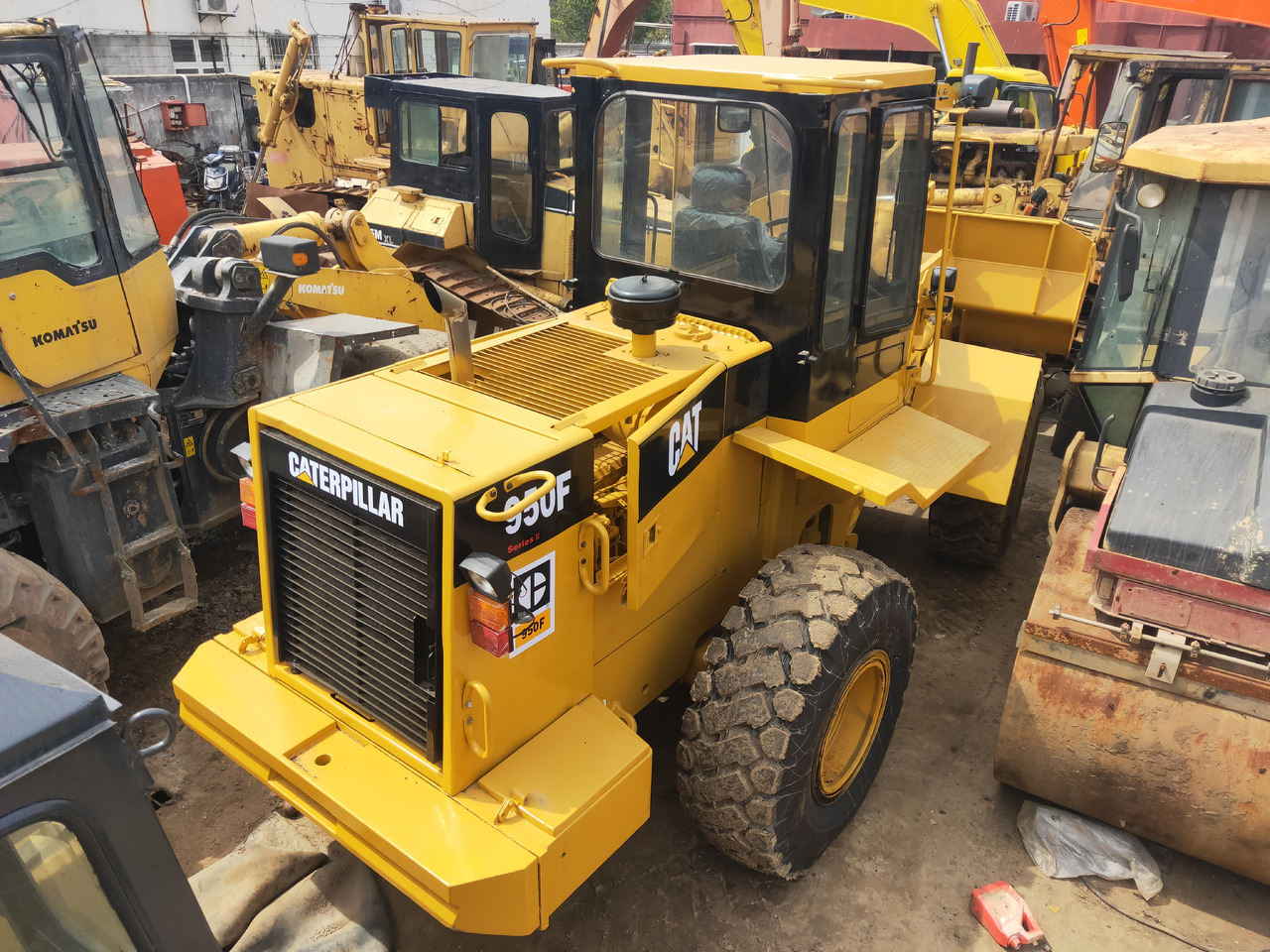 CATERPILLAR Wheel Loader 950F Click Here for Discount - Cargadora de ruedas: foto 1 CATERPILLAR Wheel Loader 950F Click Here for Discount - Cargadora de ruedas: foto 1