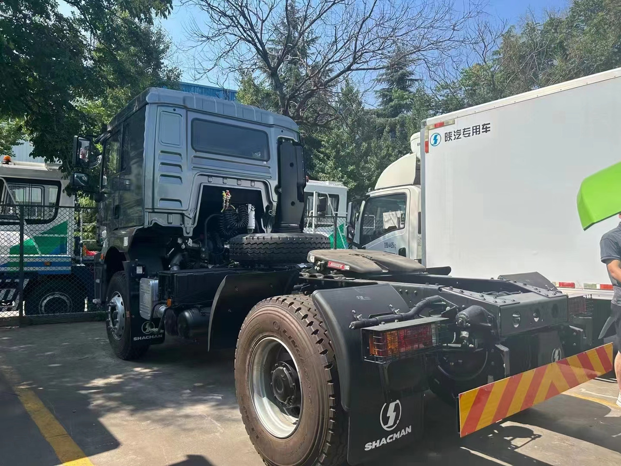Shaanxi H3000 4*2 Truck Unit Click Here for Discount - Cabeza tractora: foto 4 Shaanxi H3000 4*2 Truck Unit Click Here for Discount - Cabeza tractora: foto 4