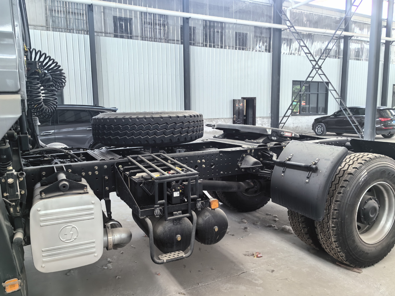 Cabeza tractora Shaanxi H3000 4*2 Truck Unit Click Here for Discount: foto 8