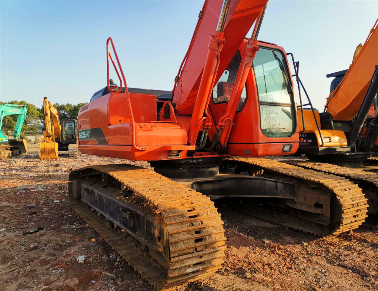 DOOSAN Crawler Excavator DH225 Click Here for Discount - Excavadora de cadenas: foto 3 DOOSAN Crawler Excavator DH225 Click Here for Discount - Excavadora de cadenas: foto 3