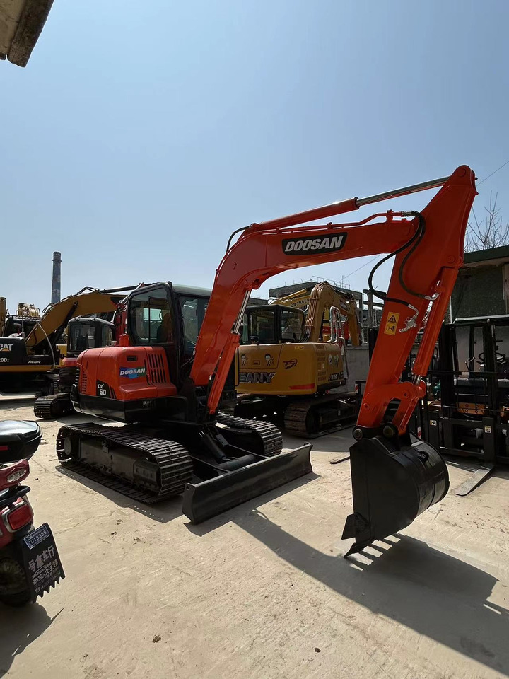 DOOSAN DX60 Mini excavator 6ton - Miniexcavadora: foto 2 DOOSAN DX60 Mini excavator 6ton - Miniexcavadora: foto 2