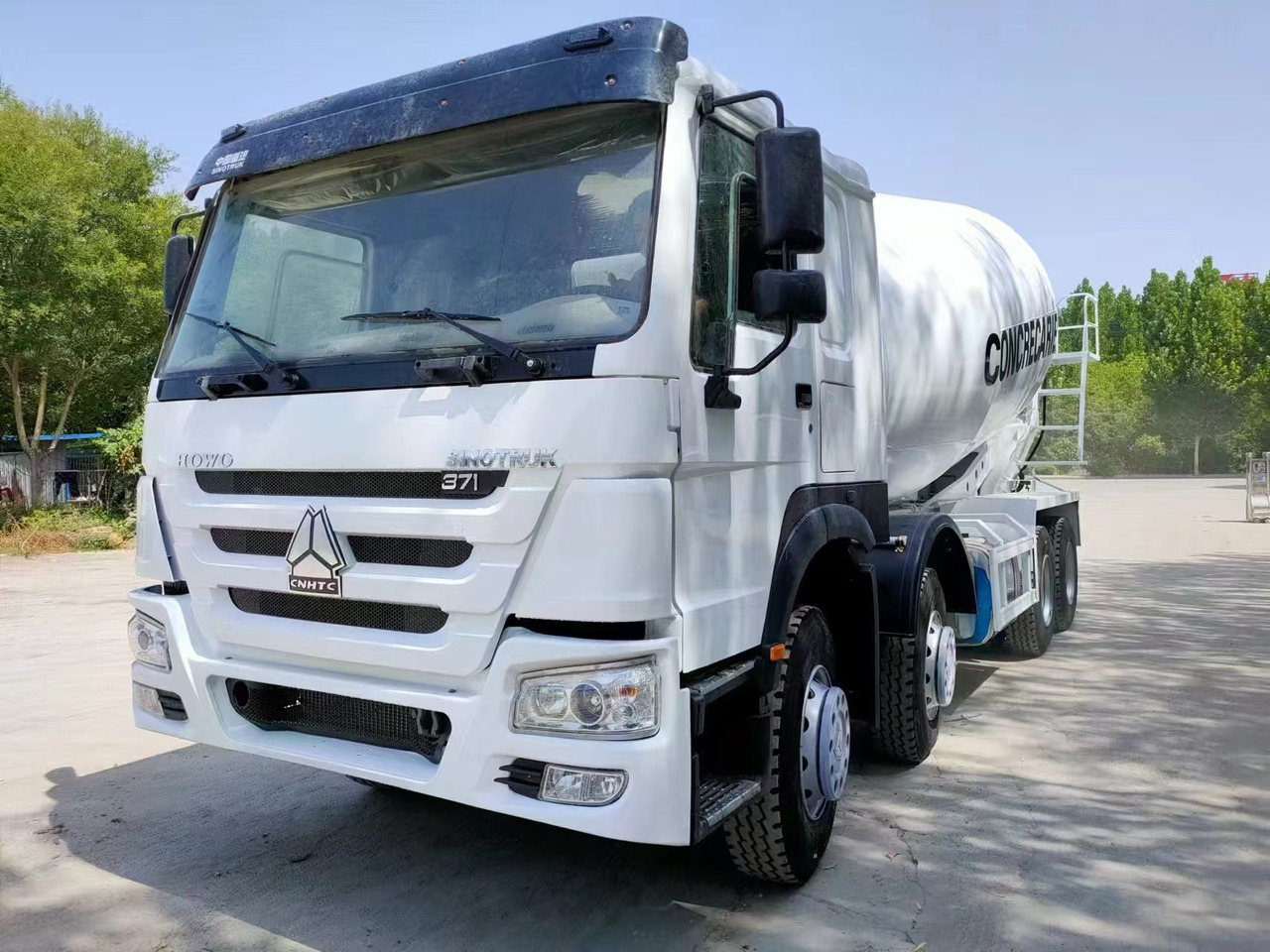 HOWO 371HP Concrete Mixer Truck Click for Discount - Camión hormigonera: foto 3 HOWO 371HP Concrete Mixer Truck Click for Discount - Camión hormigonera: foto 3