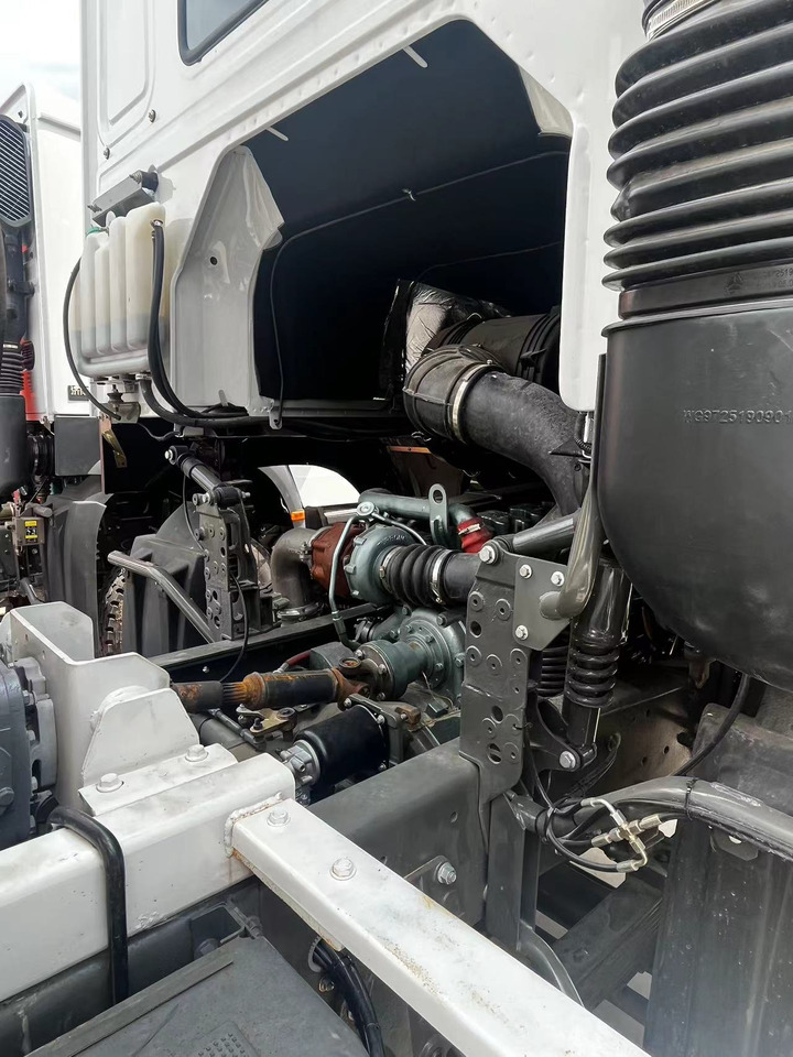 HOWO Cement Mixer Truck 12cube Click Here for Discount - Camión hormigonera: foto 2 HOWO Cement Mixer Truck 12cube Click Here for Discount - Camión hormigonera: foto 2