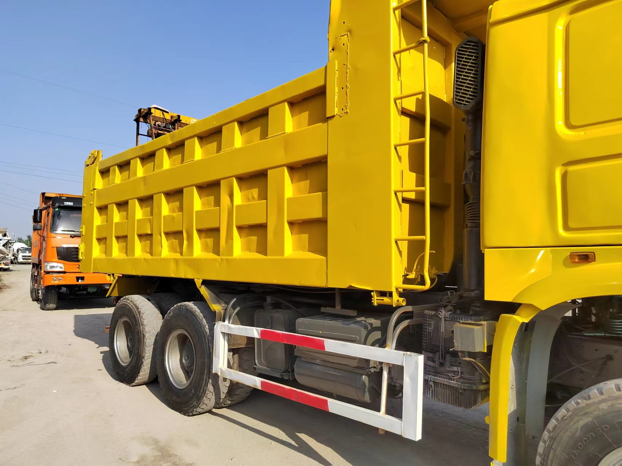 HOWO Dump truck 371 6/4 Click Here for Discount - Camión volquete: foto 5 HOWO Dump truck 371 6/4 Click Here for Discount - Camión volquete: foto 5