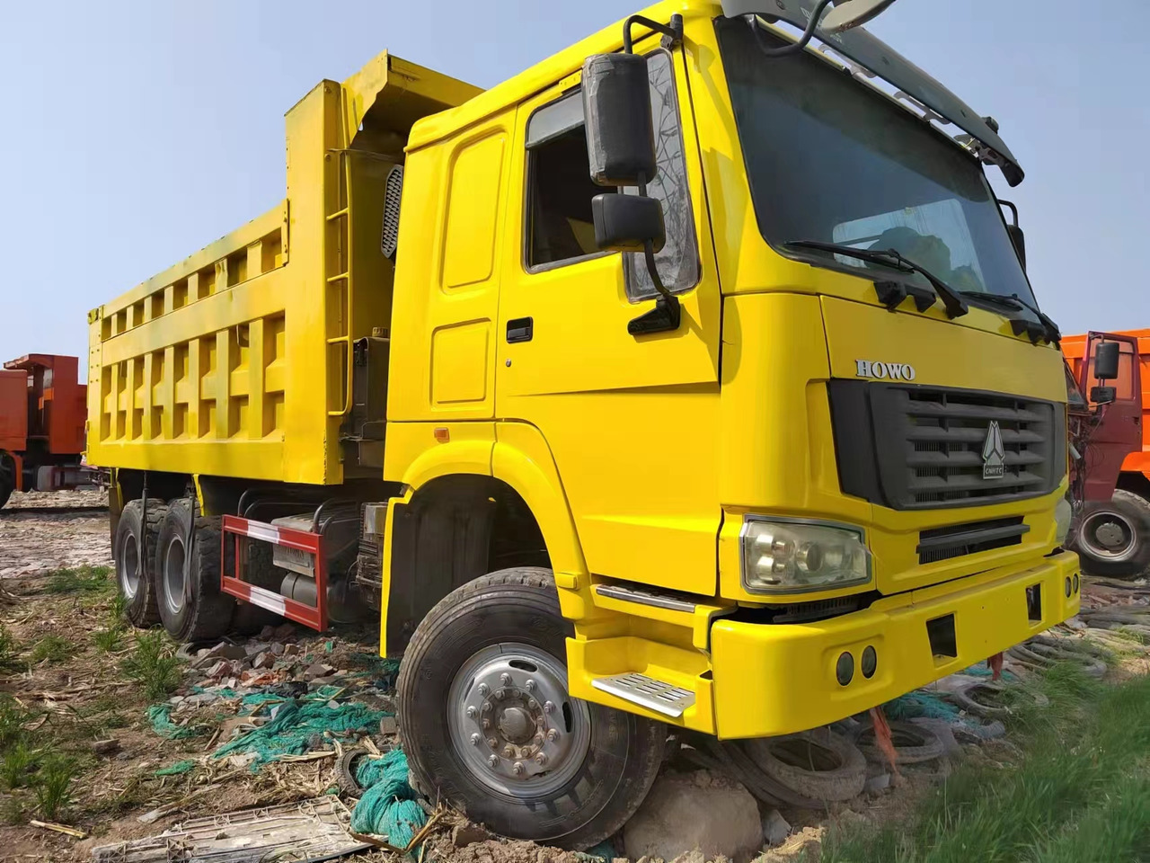 HOWO Dump truck 371 6/4 Click Here for Discount - Camión volquete: foto 1 HOWO Dump truck 371 6/4 Click Here for Discount - Camión volquete: foto 1