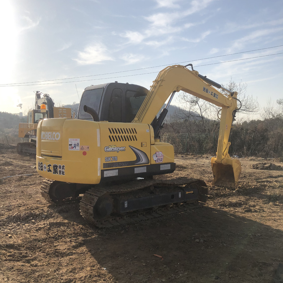 KOBELCO SK75 - Excavadora de cadenas: foto 4 KOBELCO SK75 - Excavadora de cadenas: foto 4