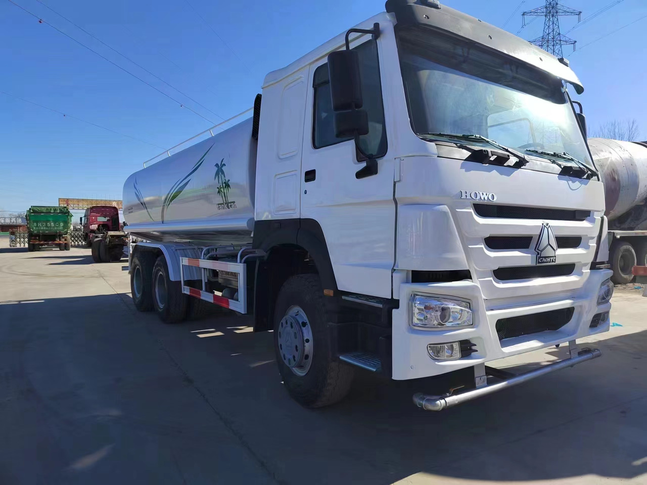 SINOTRUK HOWO Water Tanker CLICK HERE FOR DISCOUNT - Camión cisterna: foto 1 SINOTRUK HOWO Water Tanker CLICK HERE FOR DISCOUNT - Camión cisterna: foto 1