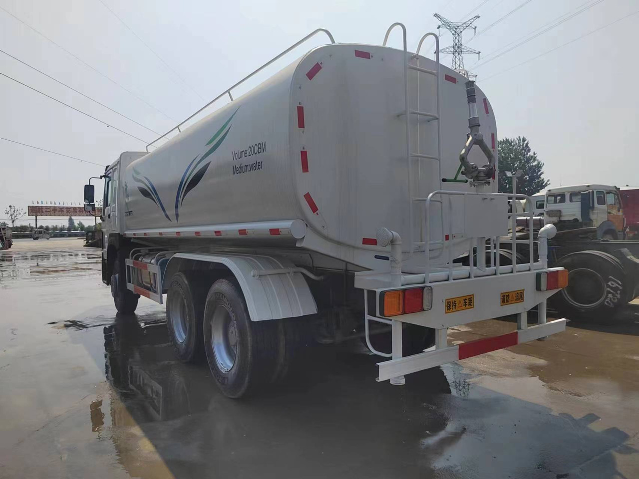 HOWO Water Tanker Click Here for Discount - Vehículo municipal: foto 4 HOWO Water Tanker Click Here for Discount - Vehículo municipal: foto 4