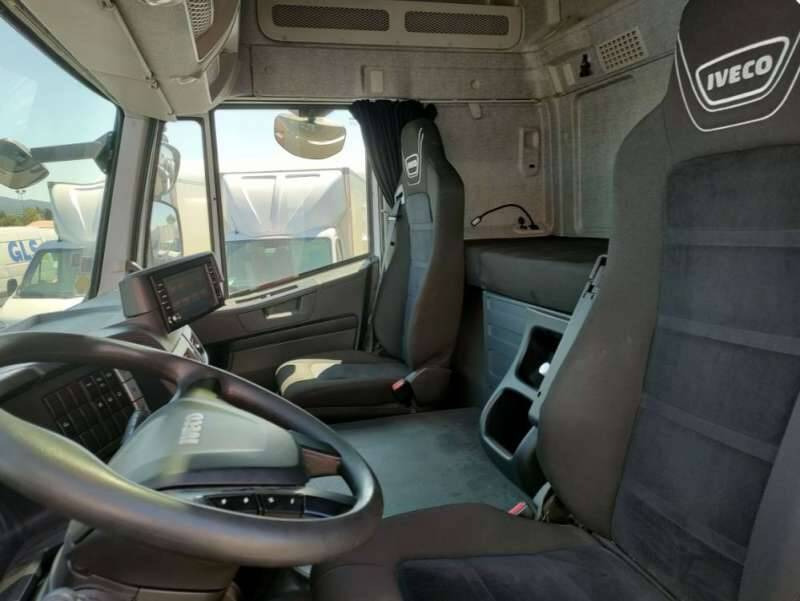Tracteur 19 TONNES 360 CV 1 COUCHETTE - Cabeza tractora: foto 5 Tracteur 19 TONNES 360 CV 1 COUCHETTE - Cabeza tractora: foto 5
