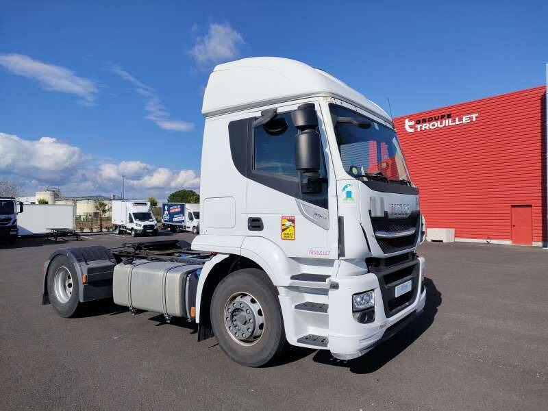Tracteur 19 TONNES 360 CV 1 COUCHETTE - Cabeza tractora: foto 1 Tracteur 19 TONNES 360 CV 1 COUCHETTE - Cabeza tractora: foto 1