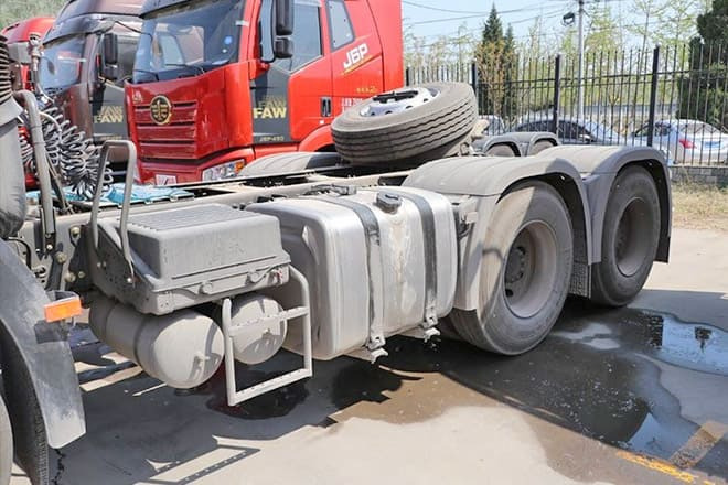 FAW Faw J6P 380HP Truck for Sale in Mali - Cabeza tractora: foto 3 FAW Faw J6P 380HP Truck for Sale in Mali - Cabeza tractora: foto 3