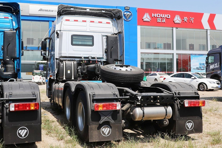 FOTON Foton 6x4 Tractor Head for Sale in Tanzania - Cabeza tractora: foto 4 FOTON Foton 6x4 Tractor Head for Sale in Tanzania - Cabeza tractora: foto 4