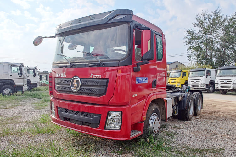 SHACMAN Second Hand Shacman Tractor Trailer for Sale in Tanzania - Cabeza tractora: foto 1 SHACMAN Second Hand Shacman Tractor Trailer for Sale in Tanzania - Cabeza tractora: foto 1