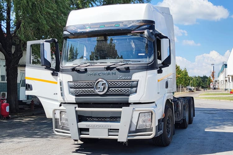 SHACMAN Shacman Tractor Truck for Sale in Saudi Arabia - Cabeza tractora: foto 1 SHACMAN Shacman Tractor Truck for Sale in Saudi Arabia - Cabeza tractora: foto 1