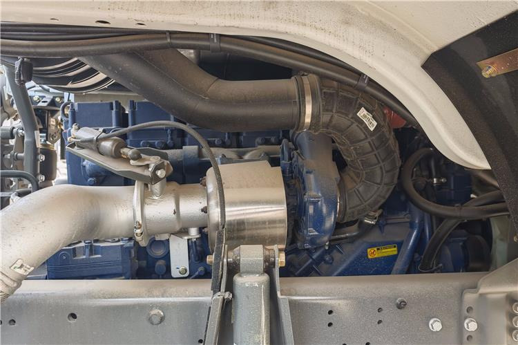 Sinotruk Used Howo 400 HP Truck Head for Sale In Congo - Cabeza tractora: foto 3 Sinotruk Used Howo 400 HP Truck Head for Sale In Congo - Cabeza tractora: foto 3