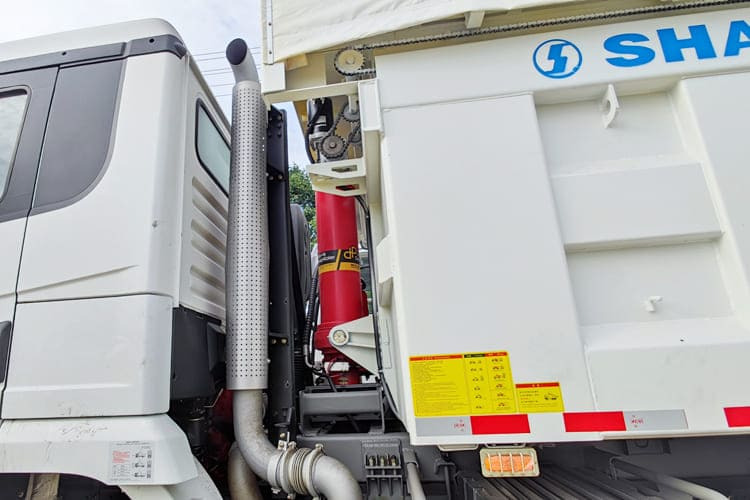 SHACMAN New Shacman Truck for Sale in Congo - Camión volquete: foto 5 SHACMAN New Shacman Truck for Sale in Congo - Camión volquete: foto 5