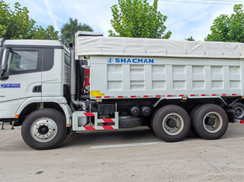 SHACMAN Shacman F3000 6x4 Tractor Truck for Sale in Zambia - Camión volquete: foto 4 SHACMAN Shacman F3000 6x4 Tractor Truck for Sale in Zambia - Camión volquete: foto 4