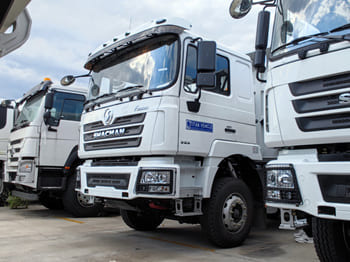 SHACMAN Shacman Tractor Truck for Sale in Malawi - Camión volquete: foto 3 SHACMAN Shacman Tractor Truck for Sale in Malawi - Camión volquete: foto 3