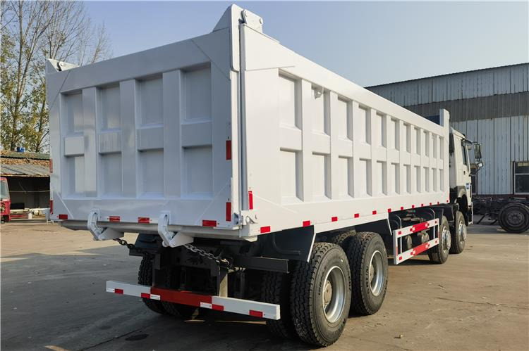 SINOTRUK Second Hand Howo 8X4 Tipper Truck Price for Sale In Ghana - Camión volquete: foto 2 SINOTRUK Second Hand Howo 8X4 Tipper Truck Price for Sale In Ghana - Camión volquete: foto 2