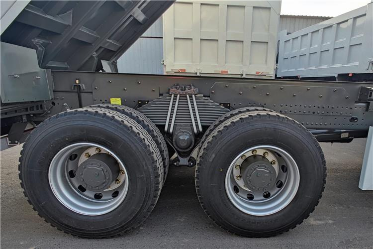 SINOTRUK Used Howo 400hp Dump Truck for Sale In Zambia - Camión volquete: foto 2 SINOTRUK Used Howo 400hp Dump Truck for Sale In Zambia - Camión volquete: foto 2