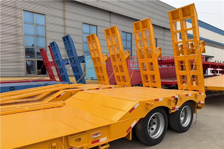 TITAN 2 Axle 50 Ton Low Bed Trailer for Sale In Nigeria Lagos - Semirremolque góndola rebajadas: foto 3 TITAN 2 Axle 50 Ton Low Bed Trailer for Sale In Nigeria Lagos - Semirremolque góndola rebajadas: foto 3