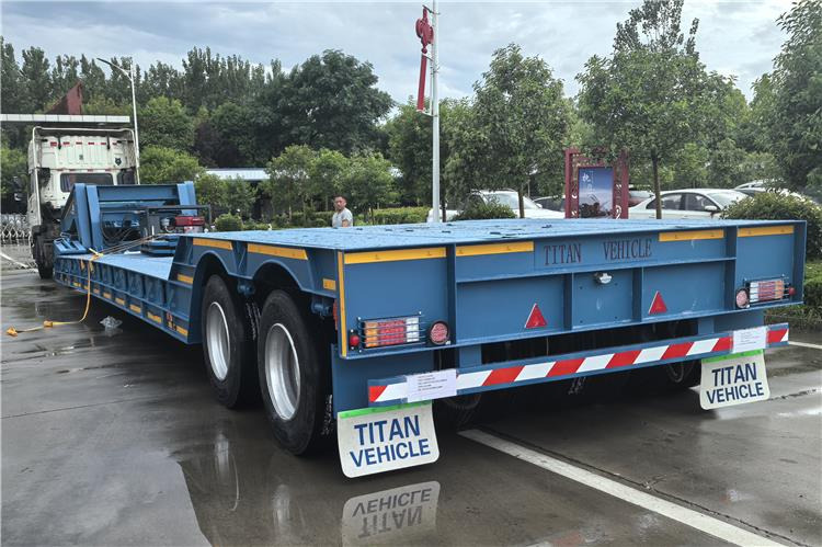 TITAN 2 Axle 80 Ton Detachable Gooseneck Trailer for Sale In Nigeria - Semirremolque góndola rebajadas: foto 2 TITAN 2 Axle 80 Ton Detachable Gooseneck Trailer for Sale In Nigeria - Semirremolque góndola rebajadas: foto 2