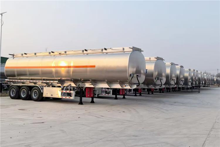 TITAN 3 Axle 45000 L Aluminum Tanker Trailer for Sale In Zimbabwe - Semirremolque cisterna: foto 3 TITAN 3 Axle 45000 L Aluminum Tanker Trailer for Sale In Zimbabwe - Semirremolque cisterna: foto 3