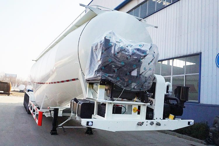 TITAN Bulk Cement Truck Trailer for Sale in Mali - Semirremolque cisterna: foto 3 TITAN Bulk Cement Truck Trailer for Sale in Mali - Semirremolque cisterna: foto 3