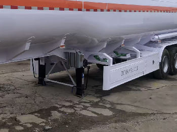 TITAN Diesel Fuel Tanker Trailer for Sale in Malawi - Semirremolque cisterna: foto 4 TITAN Diesel Fuel Tanker Trailer for Sale in Malawi - Semirremolque cisterna: foto 4