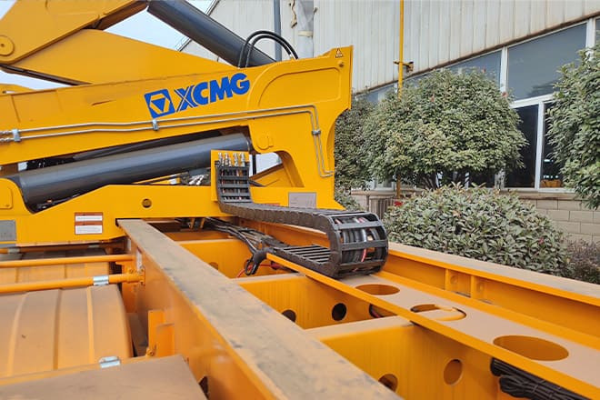 XCMG 37 Ton Side Lifter Container for Sale in Vietnam - Semirremolque portacontenedore/ Intercambiable: foto 5 XCMG 37 Ton Side Lifter Container for Sale in Vietnam - Semirremolque portacontenedore/ Intercambiable: foto 5