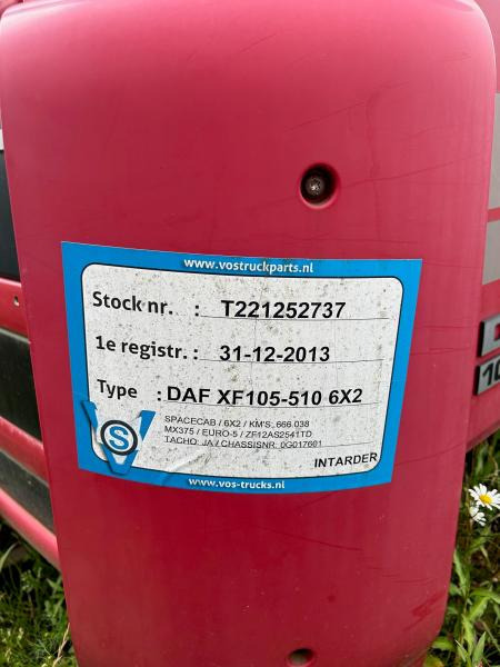 DAF XF105-510 Rouge Grenat - Cabina para Camión: foto 2 DAF XF105-510 Rouge Grenat - Cabina para Camión: foto 2
