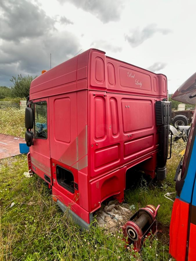 DAF XF105-510 Rouge Grenat - Cabina para Camión: foto 5 DAF XF105-510 Rouge Grenat - Cabina para Camión: foto 5