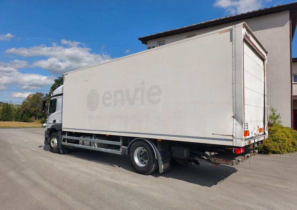 Mercedes-Benz ACTROS 18.360 kontener 18 p , winda - Camión caja cerrada: foto 4 Mercedes-Benz ACTROS 18.360 kontener 18 p , winda - Camión caja cerrada: foto 4